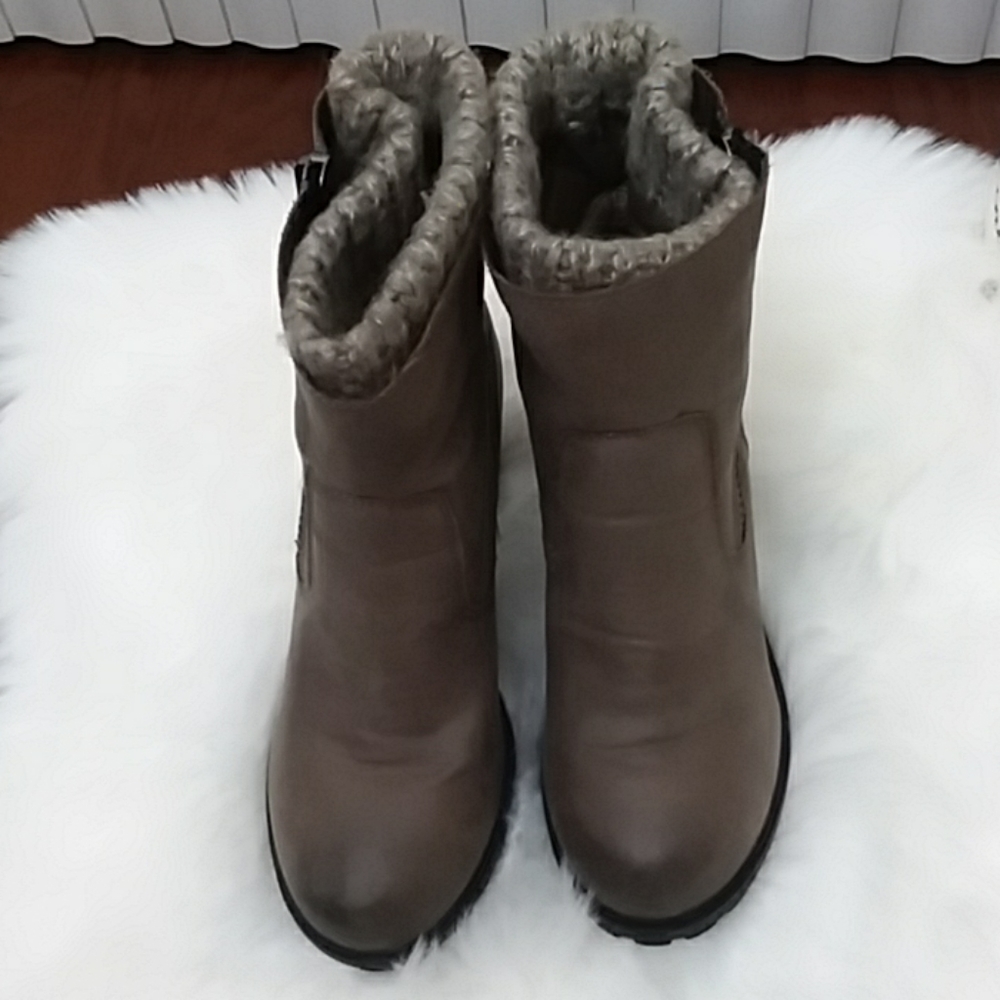 CHARLOTTE RUSSE BOOTS BROWN SZ. 8 FREYA STYLE